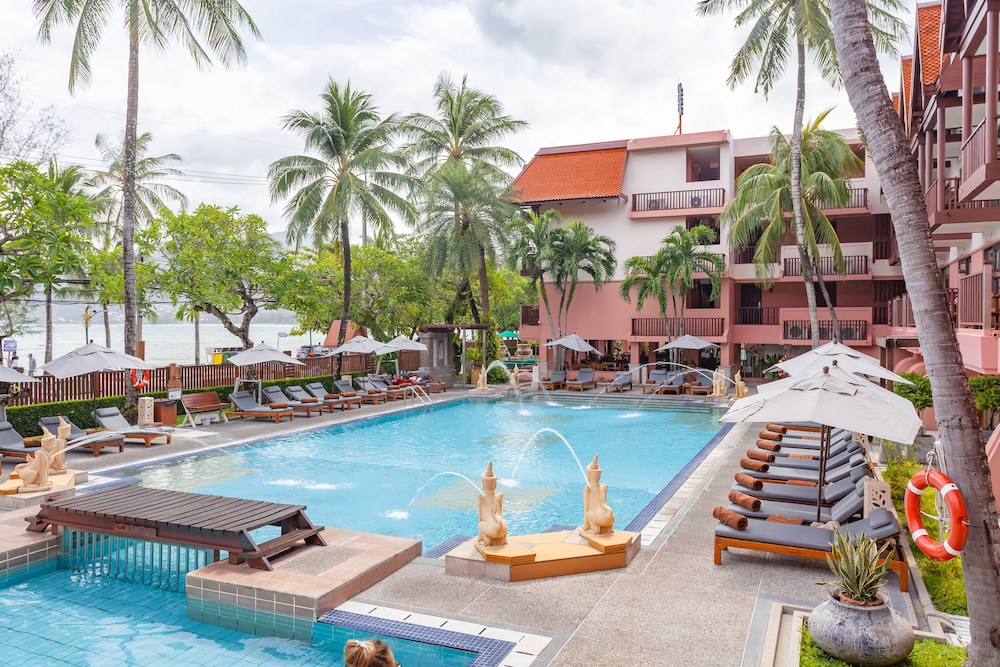 Seaview Patong Hotel — Swimming pool in Patong Beach, Phuket Province