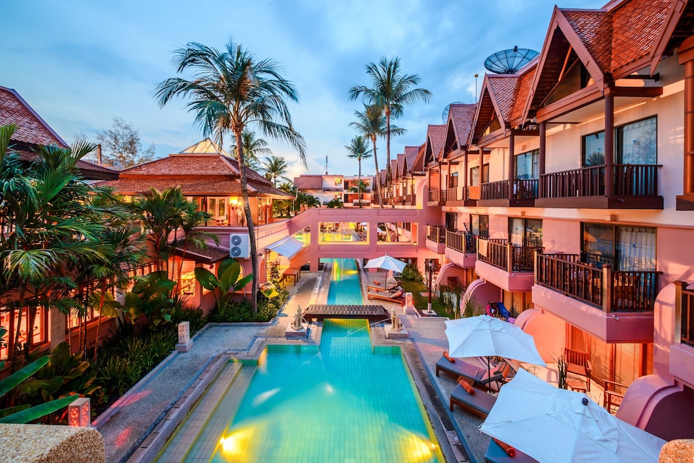 Seaview Patong Hotel — Swimming pool in Patong Beach, Phuket Province
