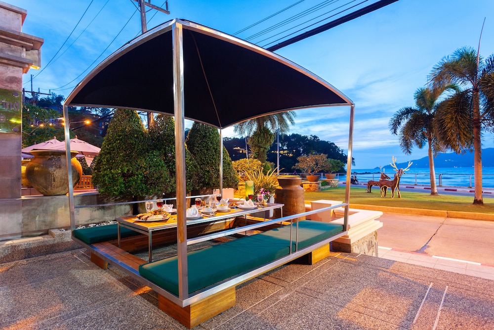 Seaview Patong Hotel — Restaurant & bars in Patong Beach, Phuket Province
