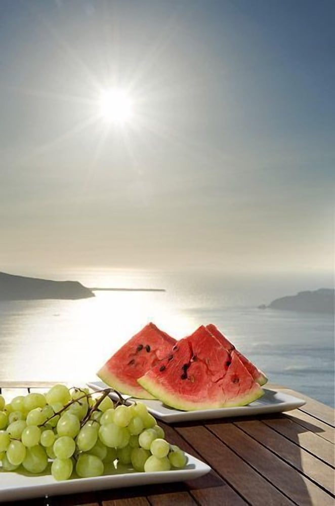 Regina Mare Adults Only — Beach in Imerovigli, South Aegean