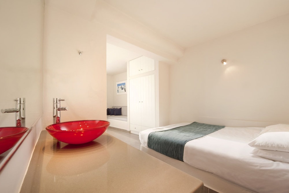 Regina Mare Adults Only — Hotel rooms in Imerovigli, South Aegean