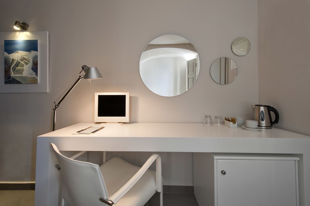 Regina Mare Adults Only — Hotel rooms in Imerovigli, South Aegean