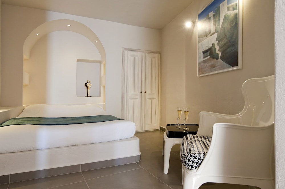 Regina Mare Adults Only — Hotel rooms in Imerovigli, South Aegean