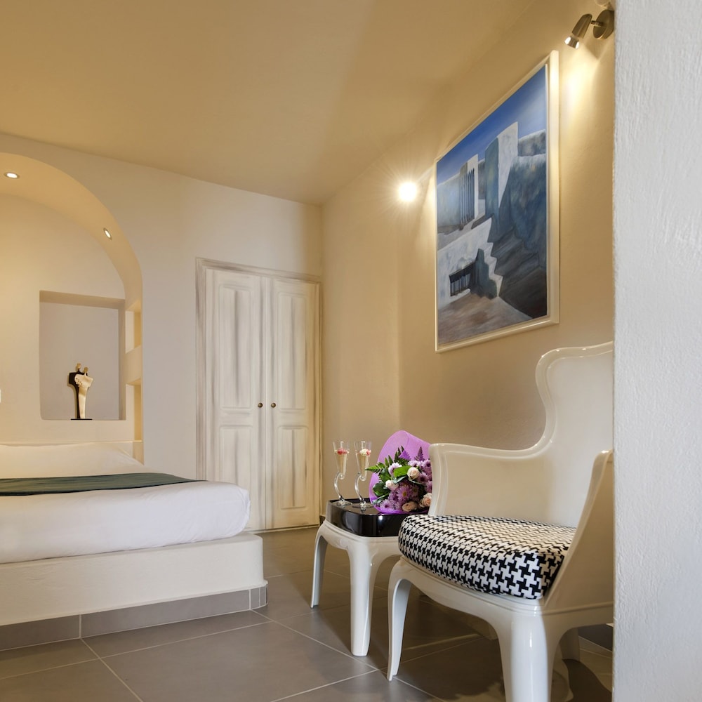 Regina Mare Adults Only — Hotel rooms in Imerovigli, South Aegean