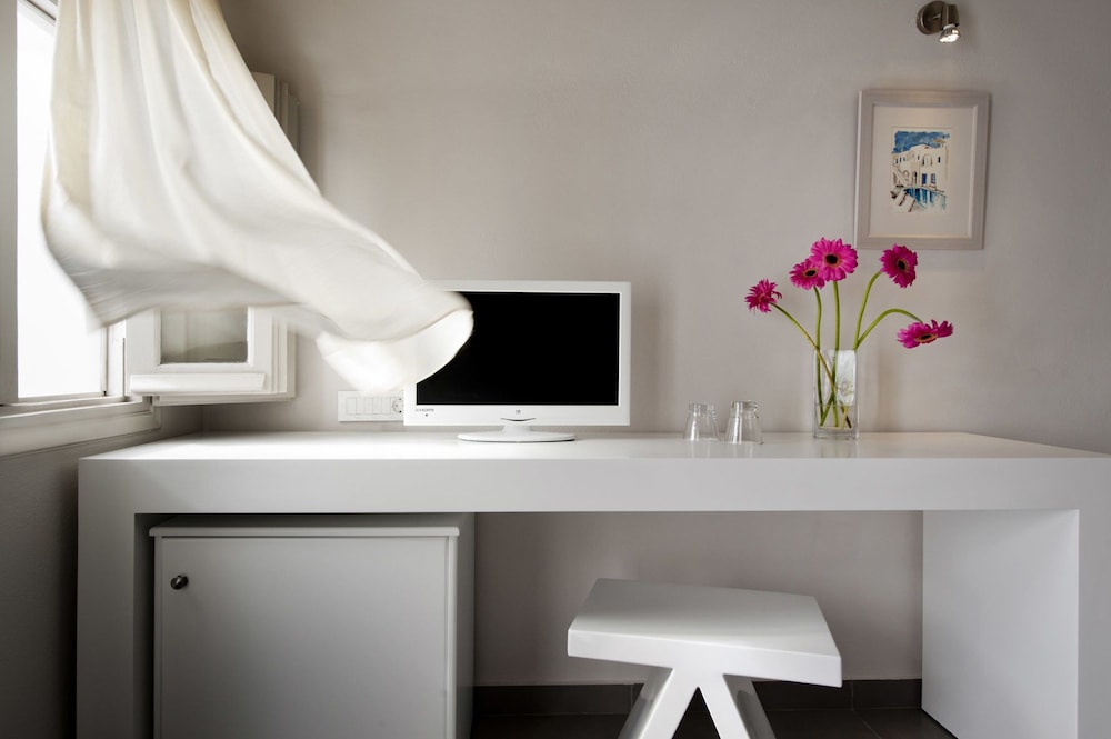Regina Mare Adults Only — Hotel rooms in Imerovigli, South Aegean