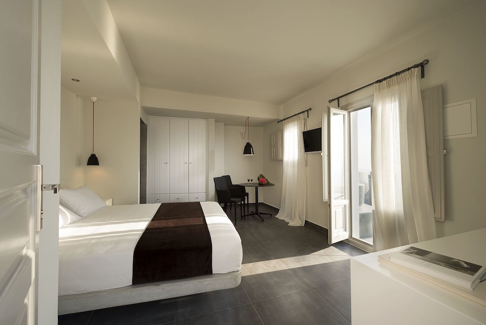 Regina Mare Adults Only — Hotel rooms in Imerovigli, South Aegean