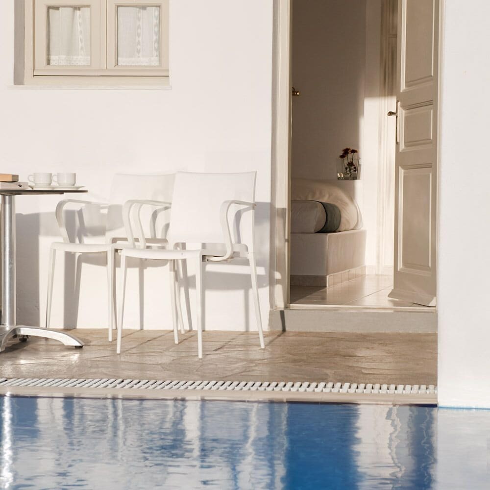 Regina Mare Adults Only — Swimming pool in Imerovigli, South Aegean