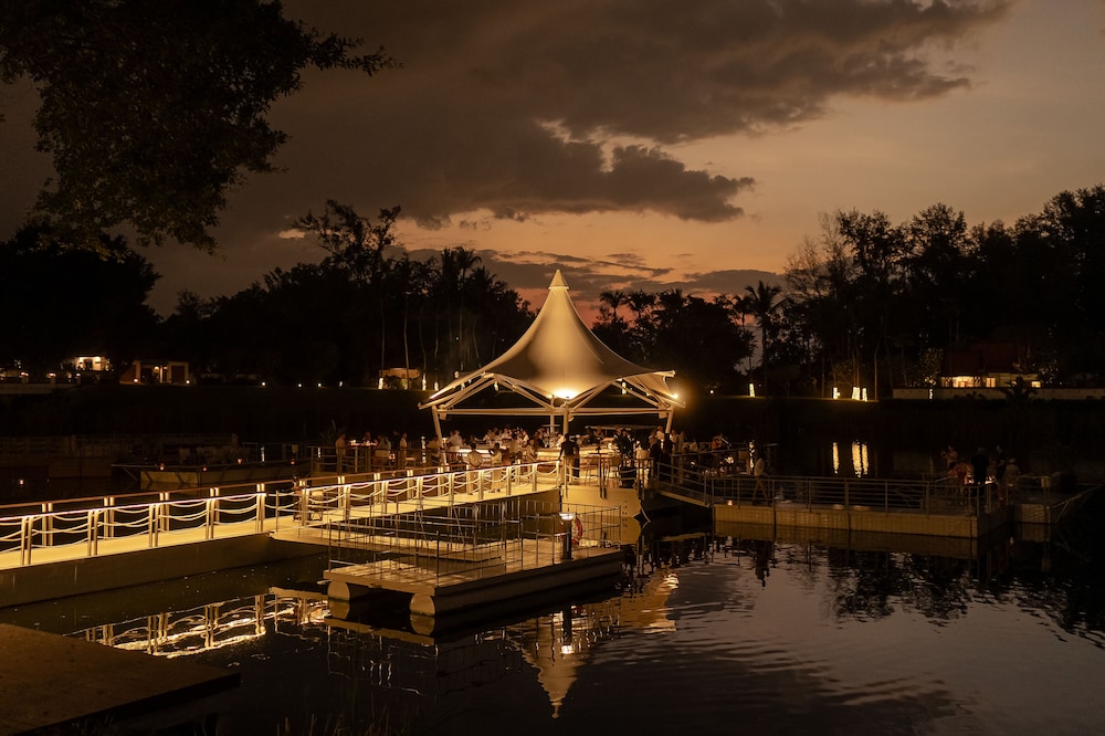 Banyan Tree Phuket — Restaurant & bars in Bang Tao Beach, Phuket Province