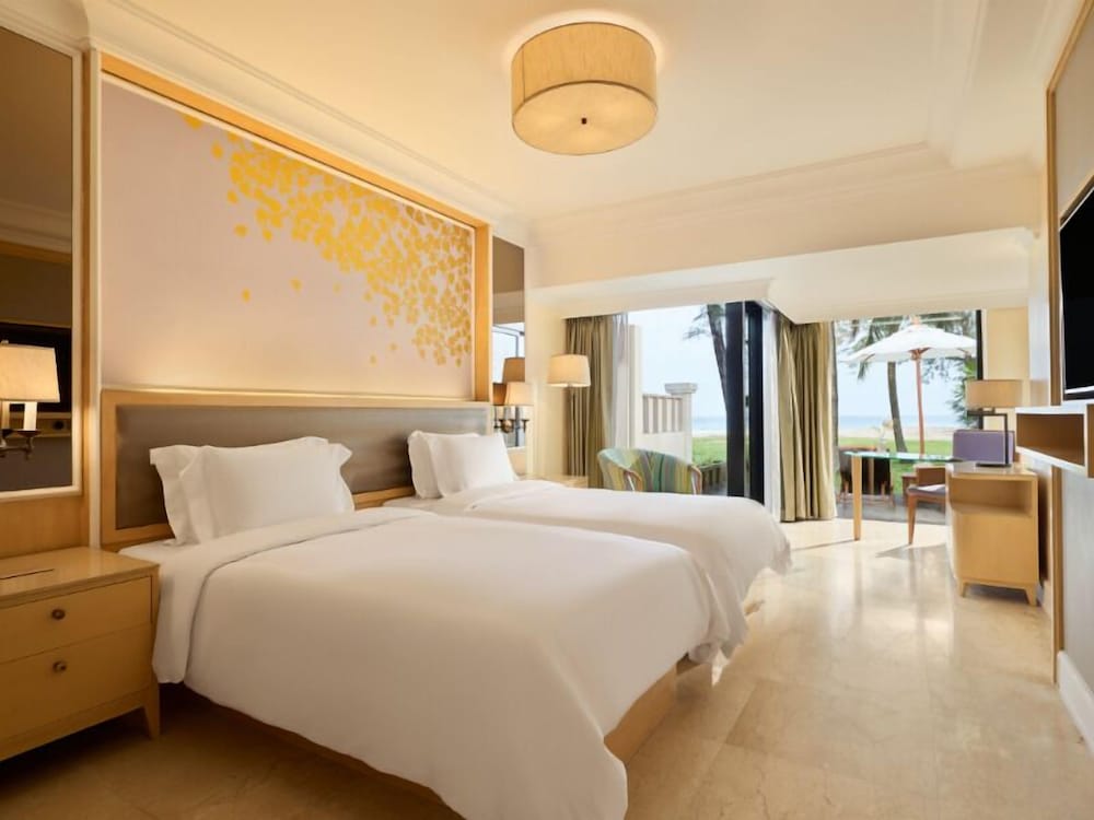 Dusit Thani Laguna Phuket — Hotel rooms in Bang Tao Beach, Phuket Province