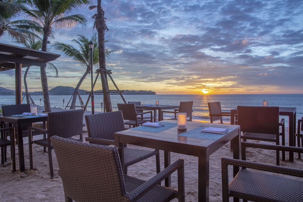 Dusit Thani Laguna Phuket — Restaurant & bars in Bang Tao Beach, Phuket Province