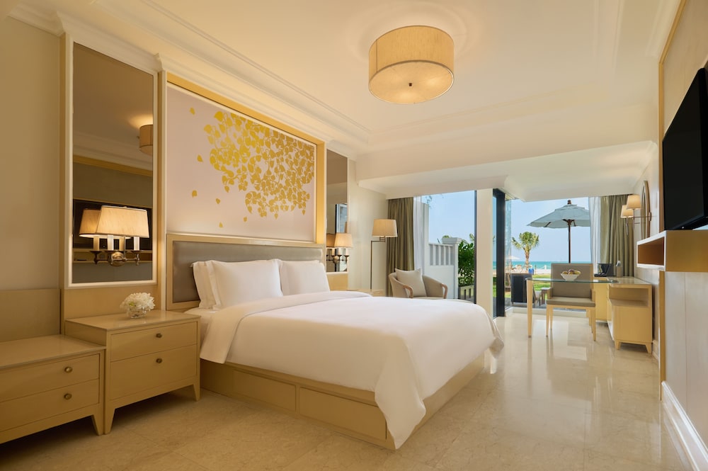 Dusit Thani Laguna Phuket — Hotel rooms in Bang Tao Beach, Phuket Province