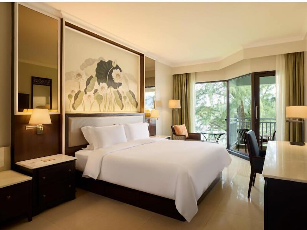 Dusit Thani Laguna Phuket — Hotel rooms in Bang Tao Beach, Phuket Province
