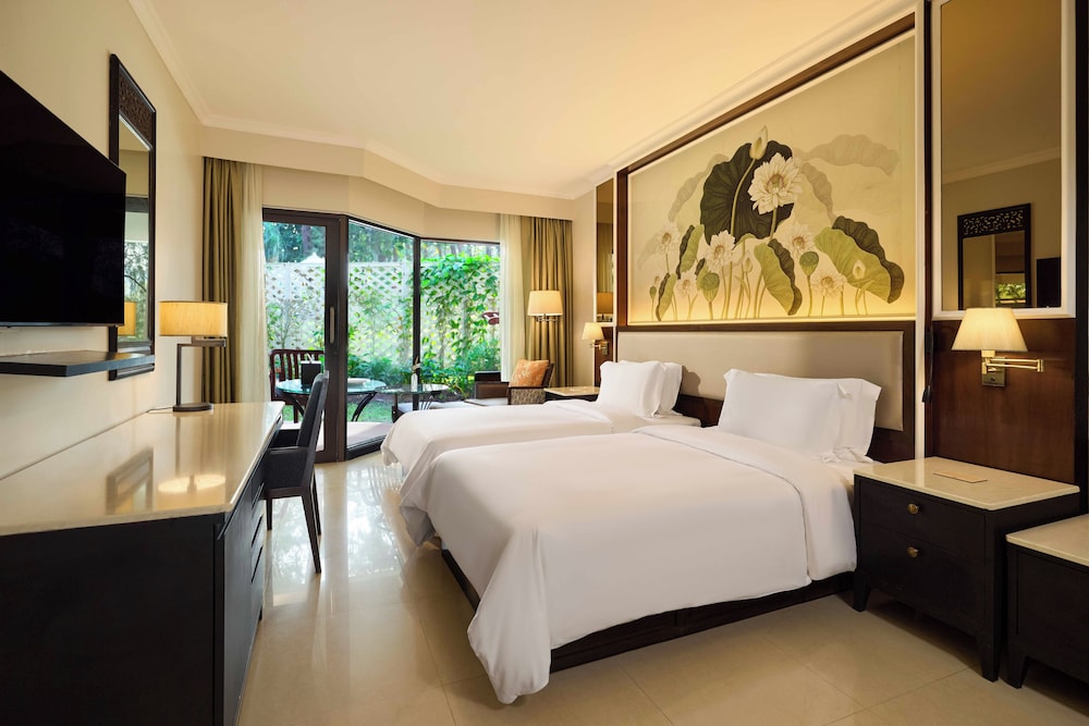 Dusit Thani Laguna Phuket — Hotel rooms in Bang Tao Beach, Phuket Province