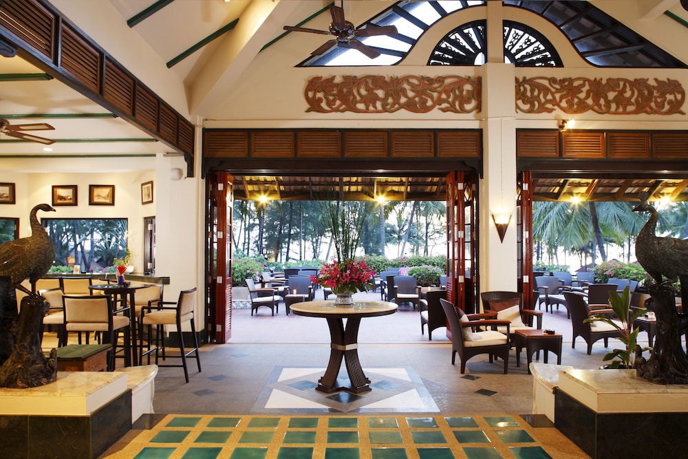 Dusit Thani Laguna Phuket — Restaurant & bars in Bang Tao Beach, Phuket Province