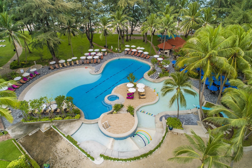 Dusit Thani Laguna Phuket — Swimming pool in Bang Tao Beach, Phuket Province