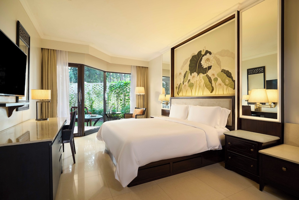 Dusit Thani Laguna Phuket — Hotel rooms in Bang Tao Beach, Phuket Province