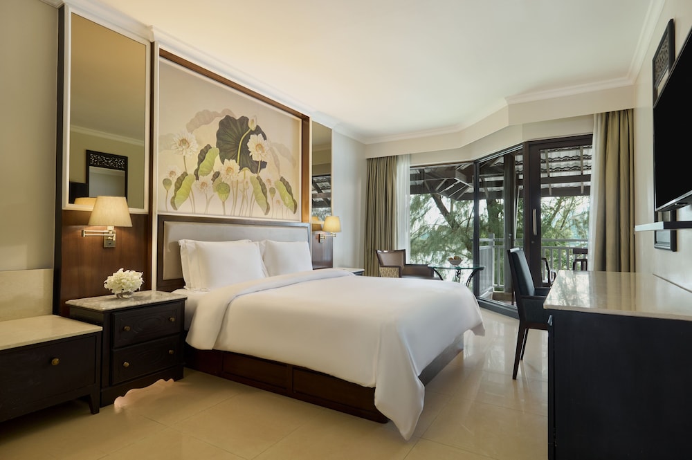 Dusit Thani Laguna Phuket — Hotel rooms in Bang Tao Beach, Phuket Province