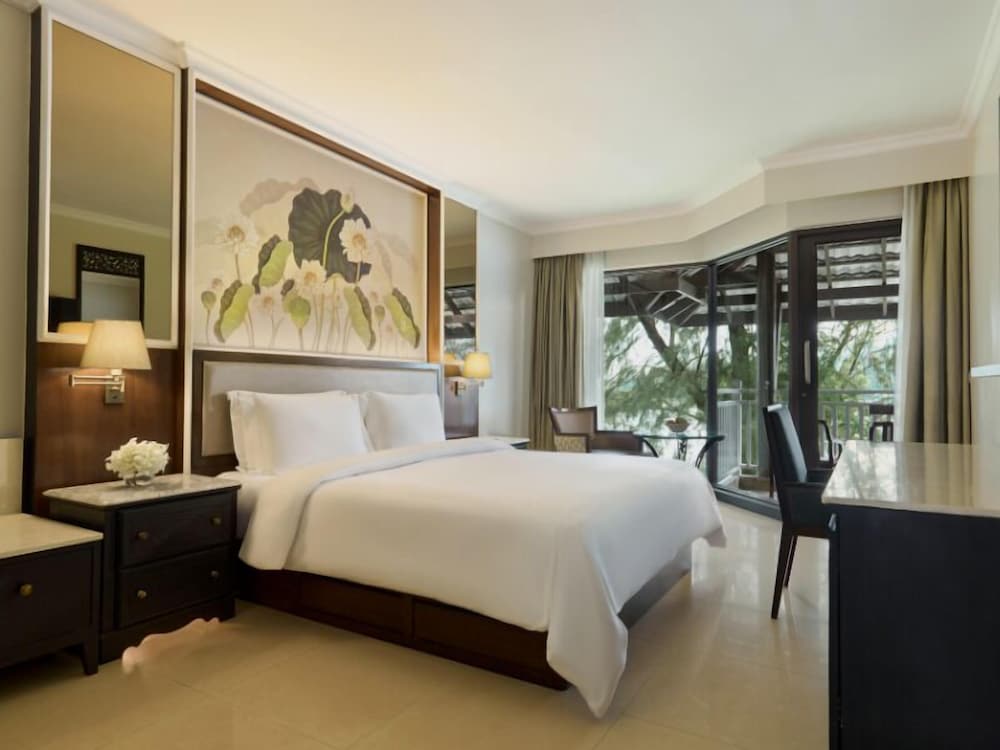 Dusit Thani Laguna Phuket — Hotel rooms in Bang Tao Beach, Phuket Province