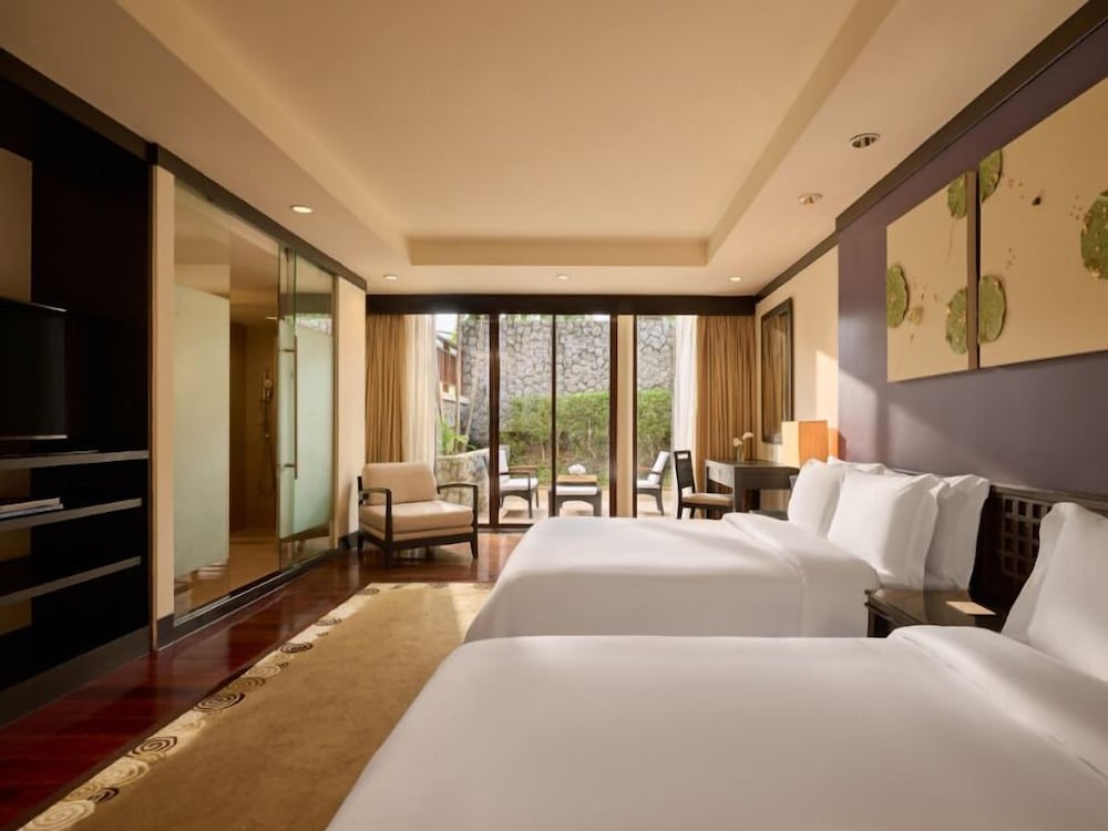Dusit Thani Laguna Phuket — Hotel rooms in Bang Tao Beach, Phuket Province
