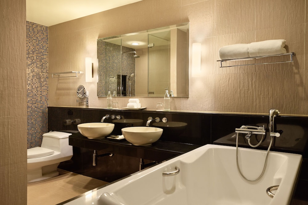 Dusit Thani Laguna Phuket — Hotel rooms in Bang Tao Beach, Phuket Province