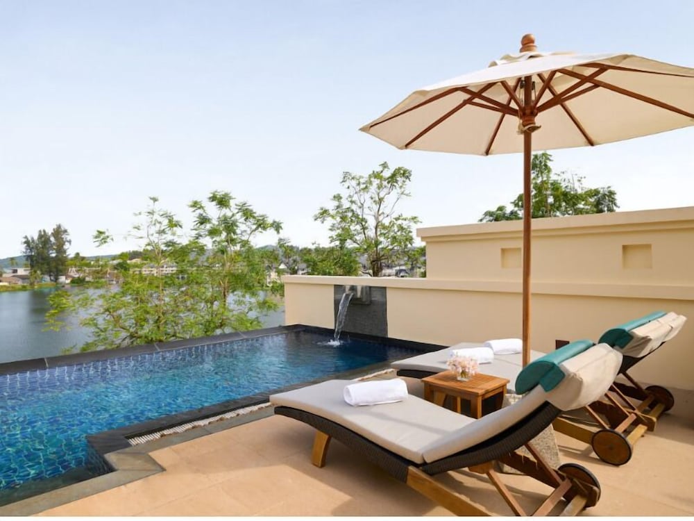 Dusit Thani Laguna Phuket — Swimming pool in Bang Tao Beach, Phuket Province