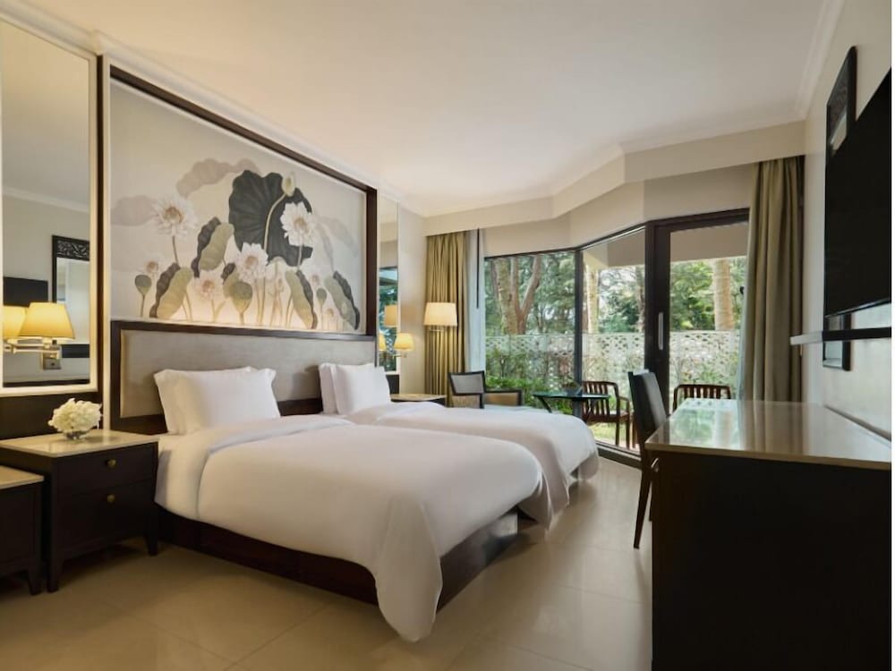 Dusit Thani Laguna Phuket — Hotel rooms in Bang Tao Beach, Phuket Province