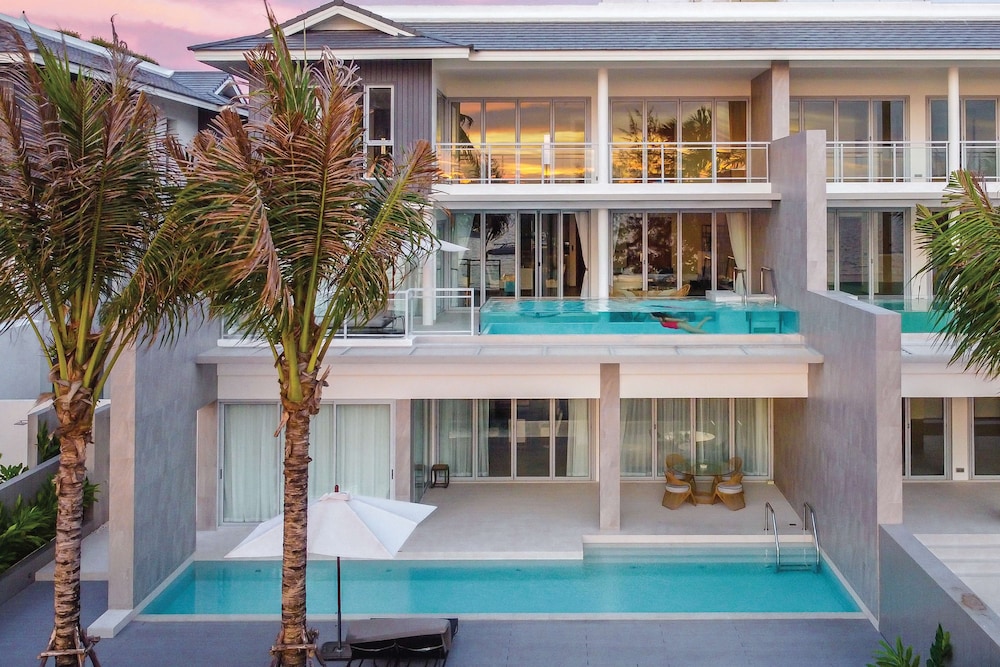 Angsana Laguna Phuket — Swimming pool in Bang Tao Beach, Phuket Province