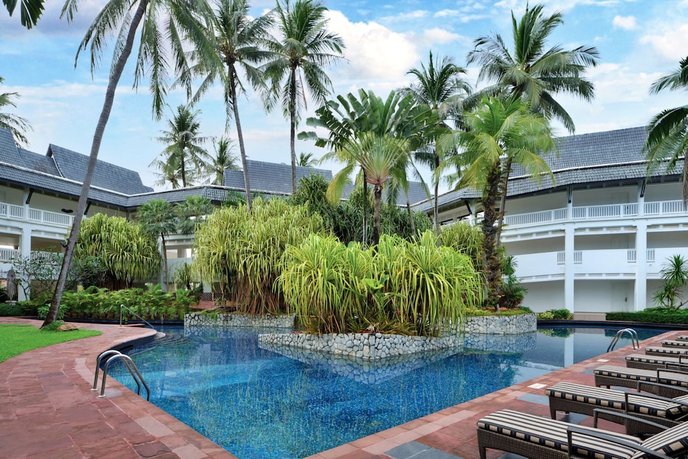 Angsana Laguna Phuket — Swimming pool in Bang Tao Beach, Phuket Province