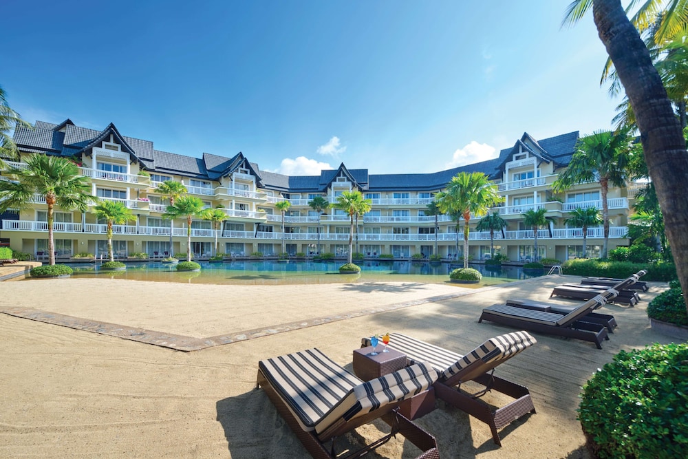 Angsana Laguna Phuket — Swimming pool in Bang Tao Beach, Phuket Province