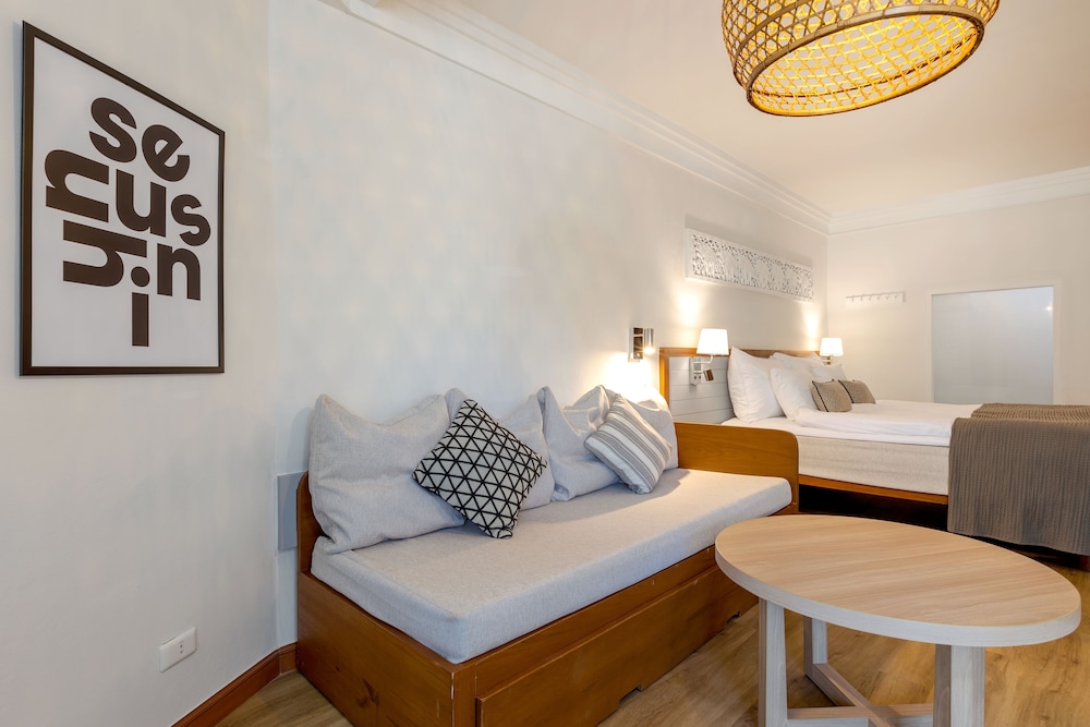 Sunwing Bangtao Beach — Hotel rooms in Bang Tao Beach, Phuket Province