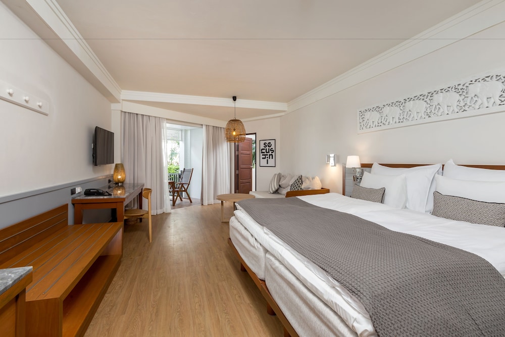 Sunwing Bangtao Beach — Hotel rooms in Bang Tao Beach, Phuket Province