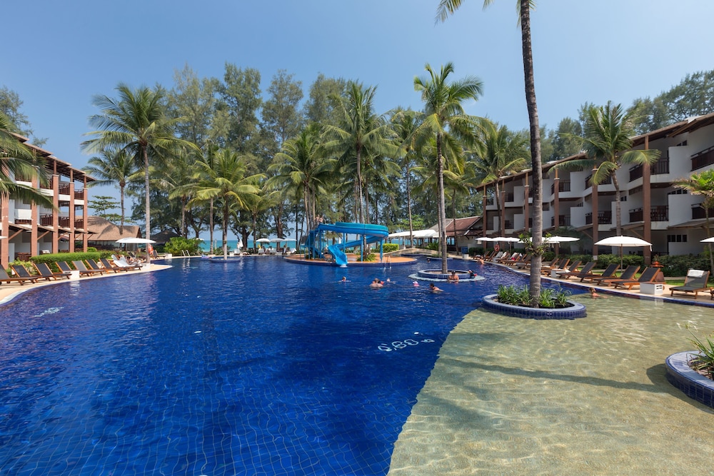 Sunwing Bangtao Beach — Swimming pool in Bang Tao Beach, Phuket Province