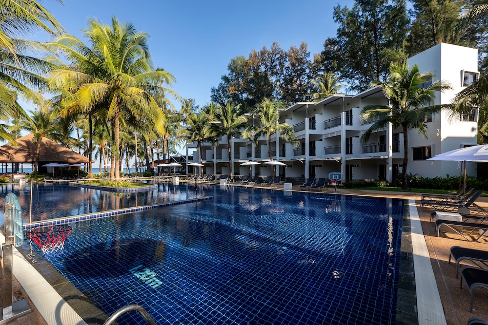 Sunwing Bangtao Beach — Swimming pool in Bang Tao Beach, Phuket Province
