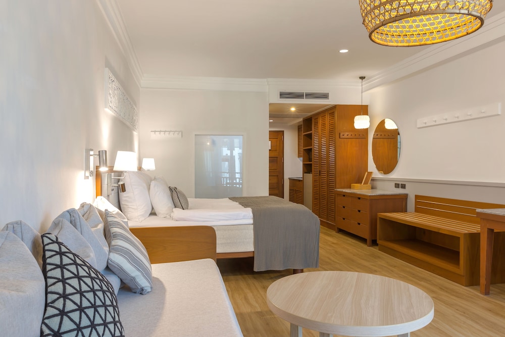 Sunwing Bangtao Beach — Hotel rooms in Bang Tao Beach, Phuket Province