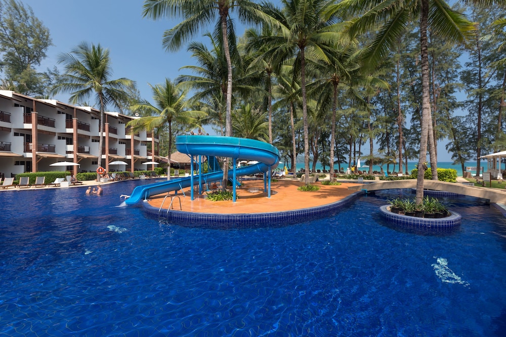 Sunwing Bangtao Beach — Swimming pool in Bang Tao Beach, Phuket Province