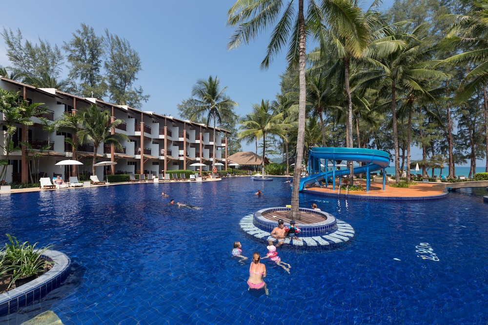 Sunwing Bangtao Beach — Swimming pool in Bang Tao Beach, Phuket Province