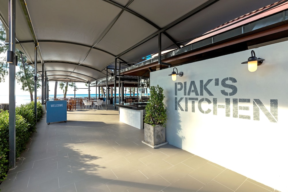 Sunwing Bangtao Beach — Restaurant & bars in Bang Tao Beach, Phuket Province