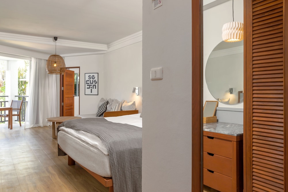 Sunwing Bangtao Beach — Hotel rooms in Bang Tao Beach, Phuket Province