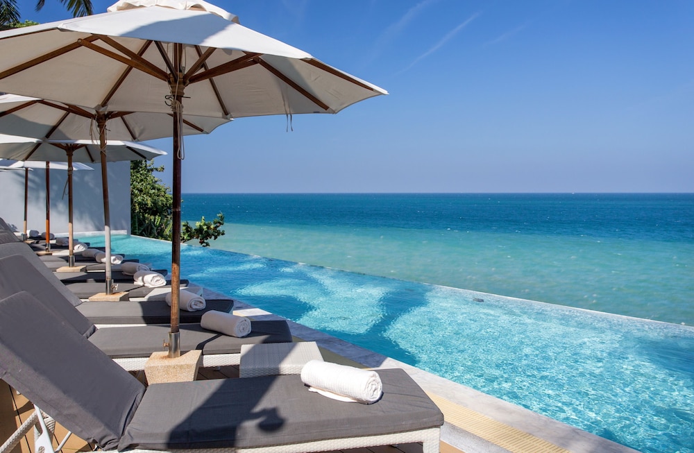 Cape Sienna Gourmet Hotel & Villas — Swimming pool in Kamala, Phuket Province
