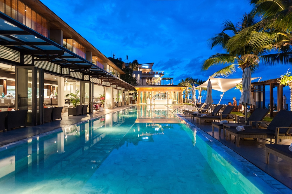 Cape Sienna Gourmet Hotel & Villas — Swimming pool in Kamala, Phuket Province
