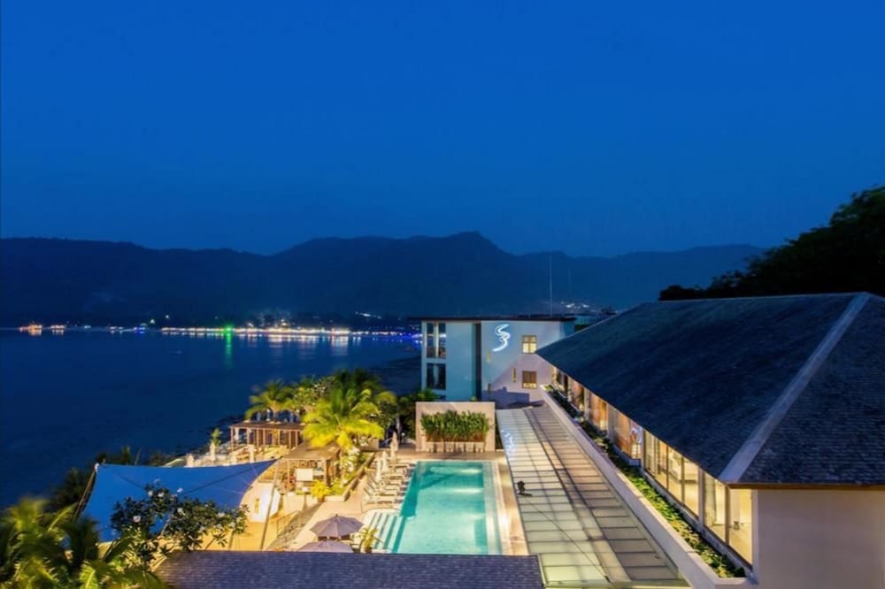 Cape Sienna Gourmet Hotel & Villas — Swimming pool in Kamala, Phuket Province