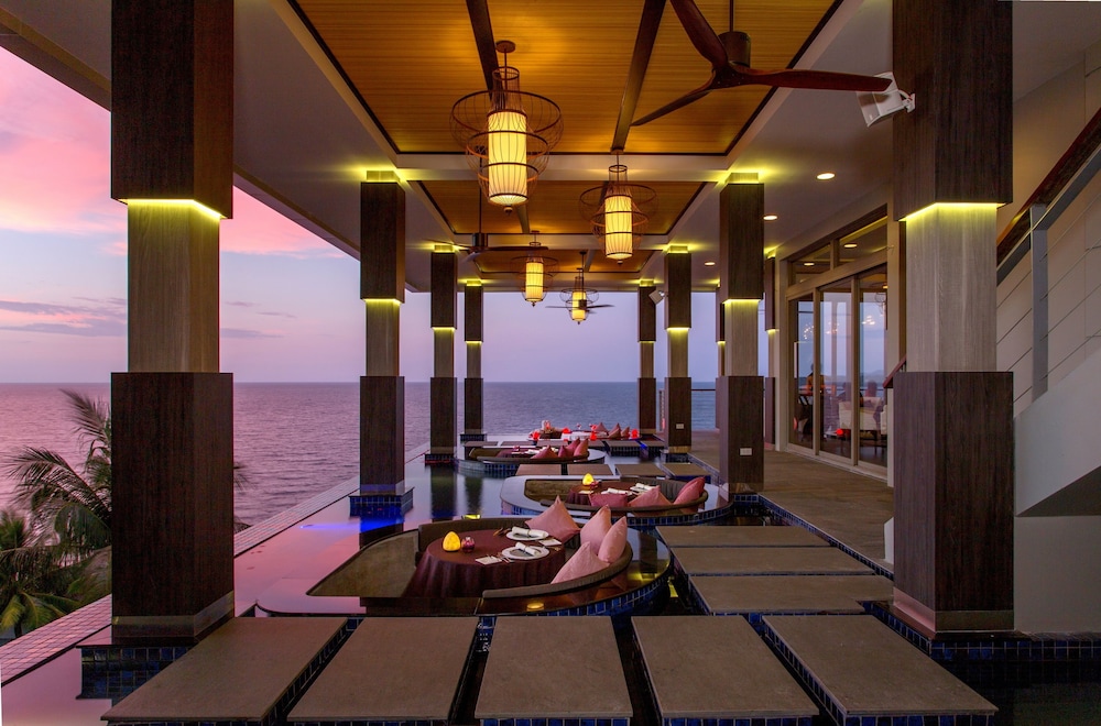 Cape Sienna Gourmet Hotel & Villas — Restaurant & bars in Kamala, Phuket Province