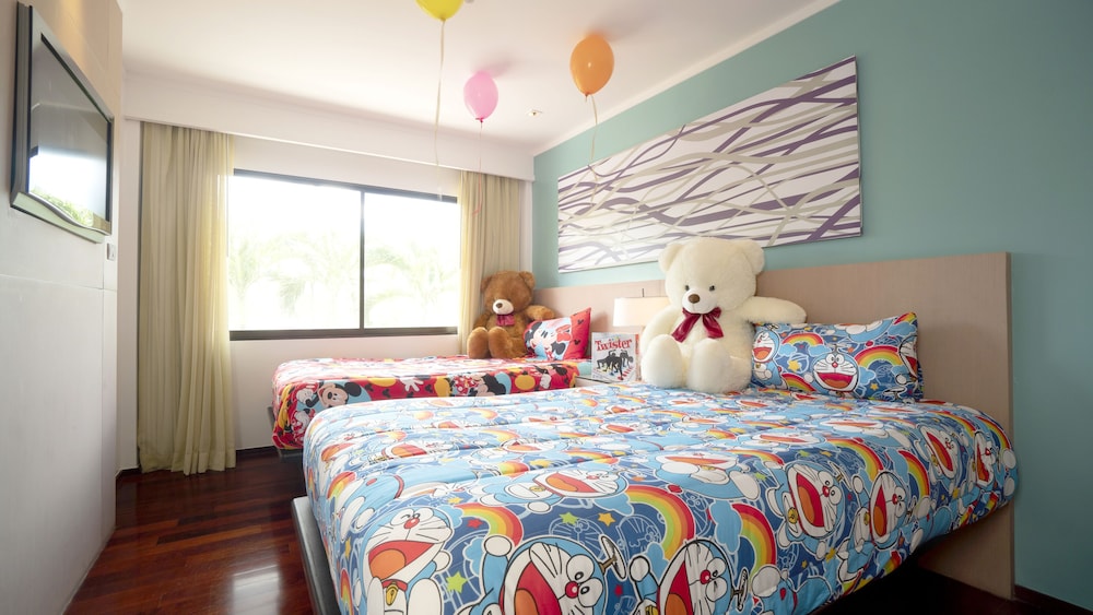 Radisson Resort and Suites Phuket — Hotel rooms in Kamala, Phuket Province