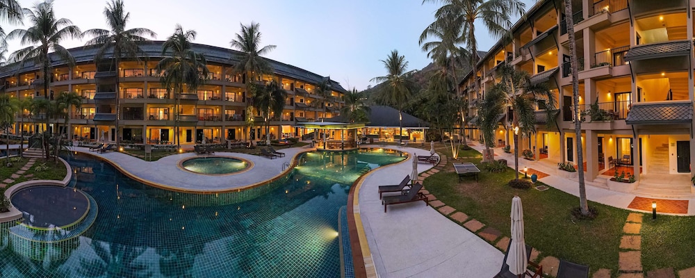 Radisson Resort and Suites Phuket — Swimming pool in Kamala, Phuket Province