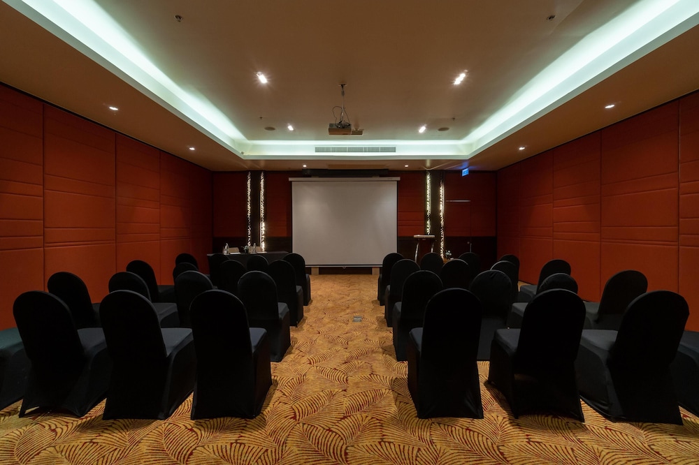 Radisson Resort and Suites Phuket — Hotel building in Kamala, Phuket Province