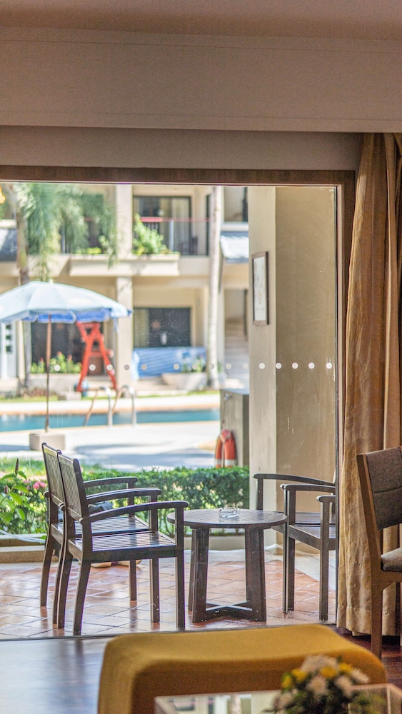 Radisson Resort and Suites Phuket — Swimming pool in Kamala, Phuket Province