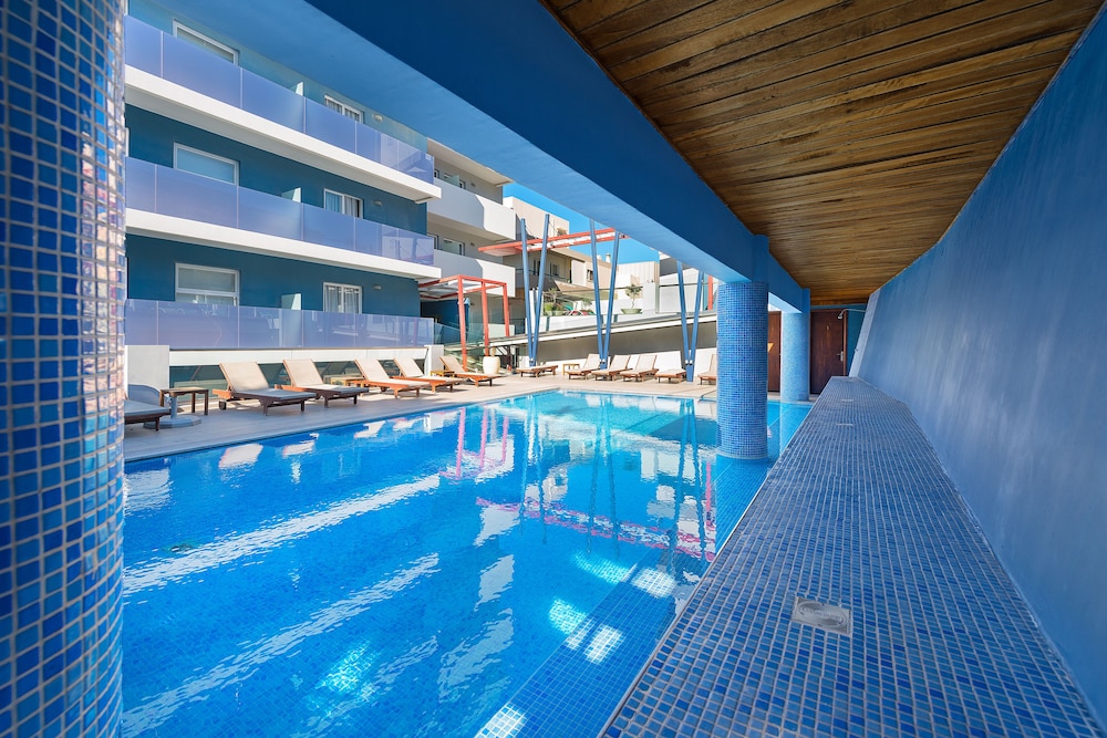 Semiramis City Hotel — Swimming pool in Rhodes Town, South Aegean