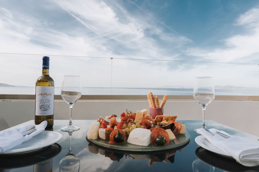 Semiramis City Hotel — Restaurant & bars in Rhodes Town, South Aegean