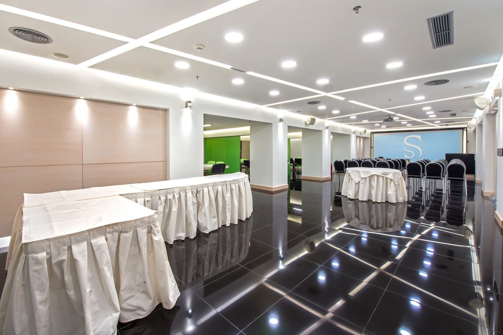 Semiramis City Hotel — Restaurant & bars in Rhodes Town, South Aegean