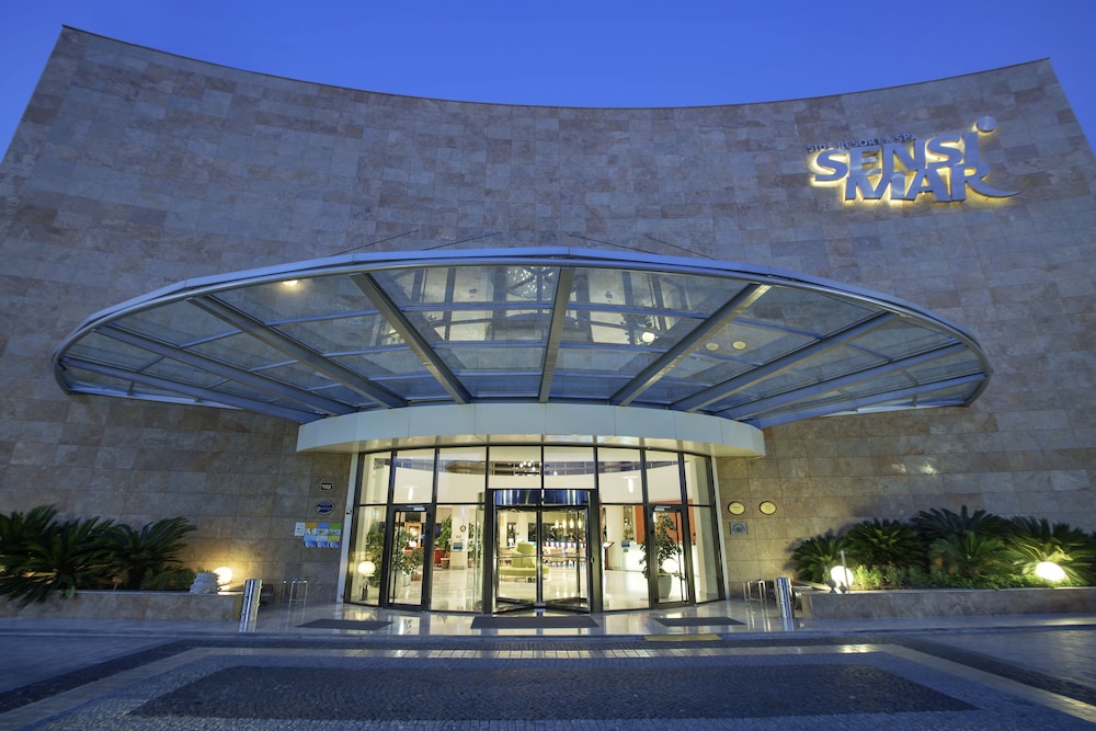 TUI Blue Side Adult Only 16-All Inclusive — Hotel building in Side